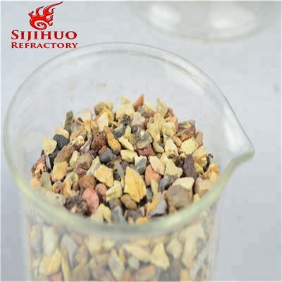0.3-15%의 SiO2 함유량을 가진 고 알루미나 바우크사이트 합금물